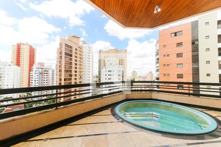 Apartamento à venda com 382m², 4 quartos e 4 vagas Apartamento à venda com 382m², 4 quartos e 4 vagasVaranda e Piscina Privativa