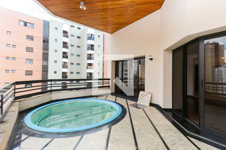 Apartamento à venda com 382m², 4 quartos e 4 vagas Apartamento à venda com 382m², 4 quartos e 4 vagasVaranda e Piscina Privativa