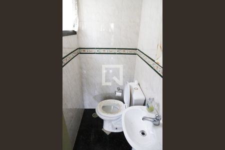 Apartamento à venda com 130m², 2 quartos e 1 vaga Apartamento à venda com 130m², 2 quartos e 1 vagaLavabo