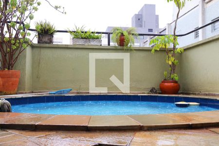 Apartamento à venda com 130m², 2 quartos e 1 vaga Apartamento à venda com 130m², 2 quartos e 1 vagaÁrea comum - Piscina