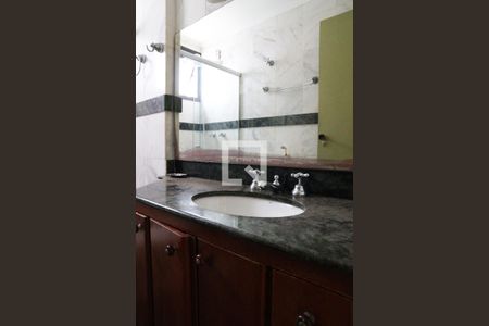 Apartamento à venda com 130m², 2 quartos e 1 vaga Apartamento à venda com 130m², 2 quartos e 1 vagaBanheiro