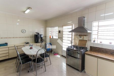 Casa à venda com 330m², 3 quartos e 3 vagasCozinha