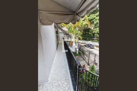 Casa à venda com 330m², 3 quartos e 3 vagasVaranda