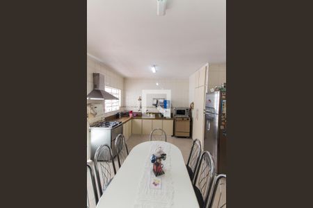 Casa à venda com 330m², 3 quartos e 3 vagasCozinha