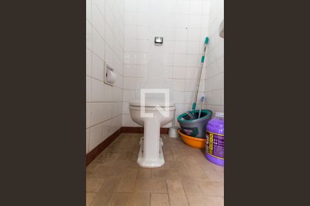 Casa à venda com 330m², 3 quartos e 3 vagasBanheiro de Serviço