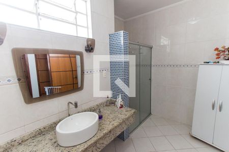 Casa à venda com 330m², 3 quartos e 3 vagasBanheiro
