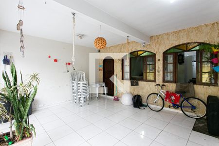 Casa à venda com 117m², 3 quartos e 2 vagas Casa à venda com 117m², 3 quartos e 2 vagasGaragem