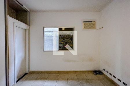 Casa à venda com 400m², 5 quartos e 8 vagasQuarto 4 - Suíte