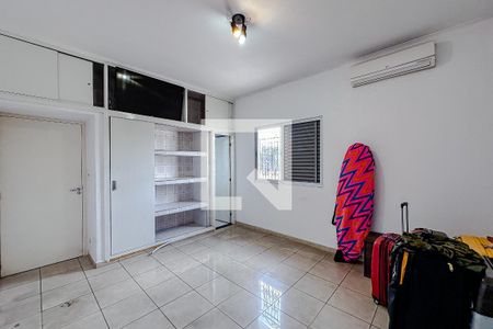 Casa à venda com 400m², 5 quartos e 8 vagasQuarto 3 - Suíte