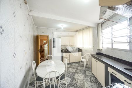 Casa à venda com 380m², 3 quartos e 5 vagas Casa à venda com 380m², 3 quartos e 5 vagasCozinha