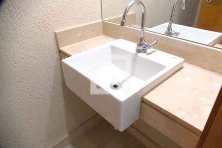 Apartamento à venda com 200m², 4 quartos e 2 vagas Apartamento à venda com 200m², 4 quartos e 2 vagasLavabo