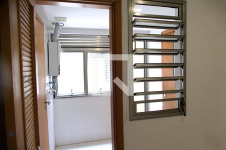 Apartamento à venda com 200m², 4 quartos e 2 vagas Apartamento à venda com 200m², 4 quartos e 2 vagasQuarto serviço