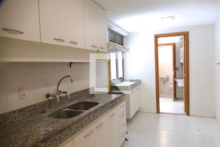 Apartamento à venda com 200m², 4 quartos e 2 vagas Apartamento à venda com 200m², 4 quartos e 2 vagasCozinha
