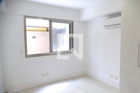 Apartamento à venda com 200m², 4 quartos e 2 vagas Apartamento à venda com 200m², 4 quartos e 2 vagasSuíte 3