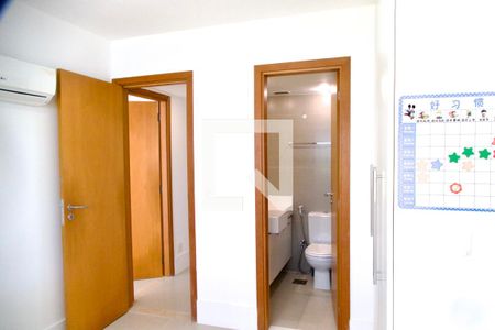 Apartamento à venda com 200m², 4 quartos e 2 vagas Apartamento à venda com 200m², 4 quartos e 2 vagasSuíte