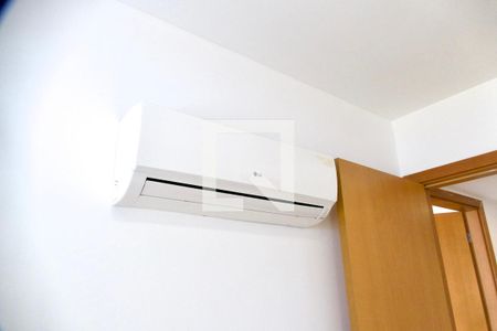 Apartamento à venda com 200m², 4 quartos e 2 vagas Apartamento à venda com 200m², 4 quartos e 2 vagasSuíte