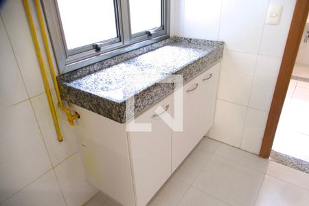 Apartamento à venda com 200m², 4 quartos e 2 vagas Apartamento à venda com 200m², 4 quartos e 2 vagasCozinha