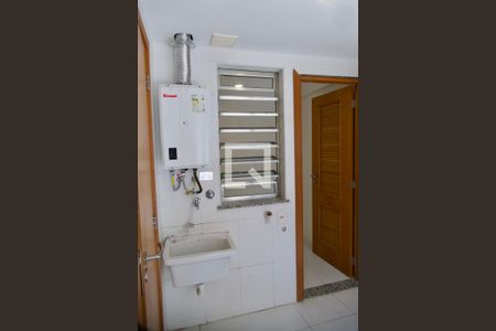 Apartamento à venda com 200m², 4 quartos e 2 vagas Apartamento à venda com 200m², 4 quartos e 2 vagasÁrea serviço