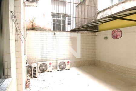 Apartamento à venda com 200m², 4 quartos e 2 vagas Apartamento à venda com 200m², 4 quartos e 2 vagasÁrea serviço aberta