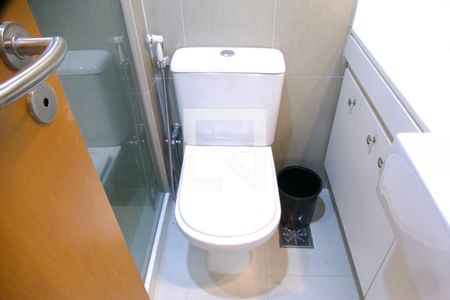 Apartamento à venda com 200m², 4 quartos e 2 vagas Apartamento à venda com 200m², 4 quartos e 2 vagasSuíte banheiro