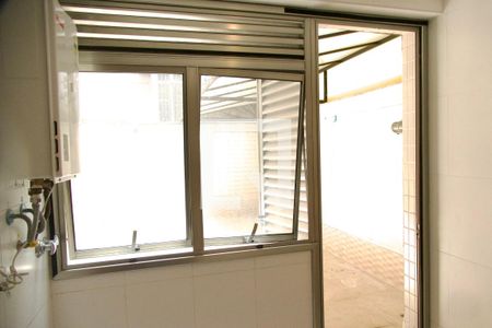 Apartamento à venda com 200m², 4 quartos e 2 vagas Apartamento à venda com 200m², 4 quartos e 2 vagasÁrea serviço