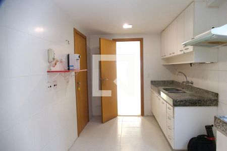 Apartamento para alugar com 200m², 4 quartos e 2 vagas Apartamento para alugar com 200m², 4 quartos e 2 vagasCozinha