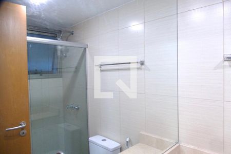 Apartamento à venda com 200m², 4 quartos e 2 vagas Apartamento à venda com 200m², 4 quartos e 2 vagasSuíte banheiro