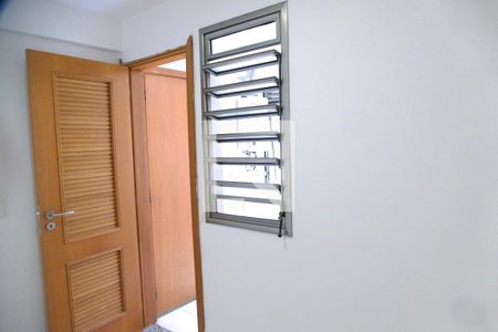 Apartamento à venda com 200m², 4 quartos e 2 vagas Apartamento à venda com 200m², 4 quartos e 2 vagasQuarto serviço