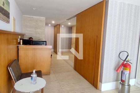 Apartamento para alugar com 200m², 4 quartos e 2 vagas Apartamento para alugar com 200m², 4 quartos e 2 vagasPortaria