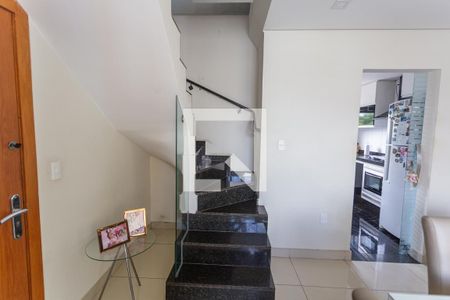 Apartamento à venda com 154m², 3 quartos e 2 vagas Apartamento à venda com 154m², 3 quartos e 2 vagasEscada de Acesso a Cobertura Gourmet
