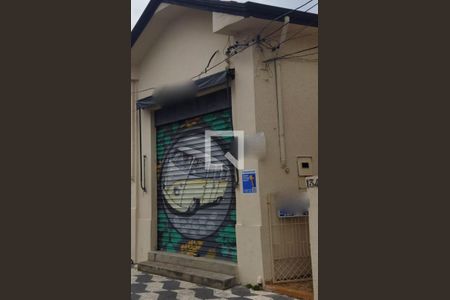 Casa à venda com 240m², 3 quartos e sem vaga Casa à venda com 240m², 3 quartos e sem vagaFachada