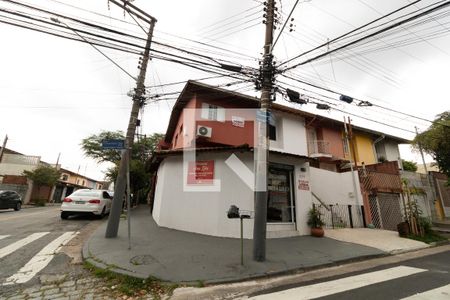 Casa à venda com 250m², 1 quarto e sem vaga Casa à venda com 250m², 1 quarto e sem vagaFachada