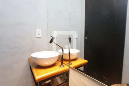Lavabo de apartamento para alugar com 3 quartos, 206m² em Barra da Tijuca, Rio de Janeiro