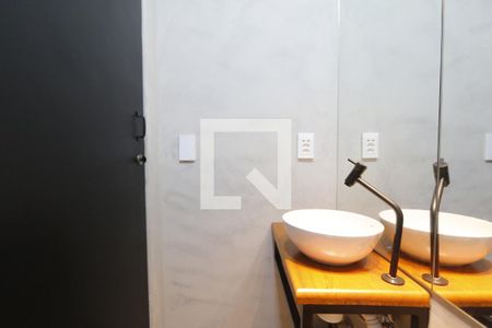 Lavabo de apartamento para alugar com 3 quartos, 206m² em Barra da Tijuca, Rio de Janeiro