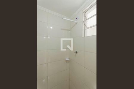 Banheiro  de casa para alugar com 1 quarto, 32m² em Vila Marieta, São Paulo