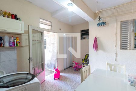 Casa à venda com 120m², 3 quartos e 2 vagasLavanderia