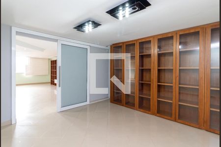 Apartamento à venda com 285m², 4 quartos e 2 vagas Apartamento à venda com 285m², 4 quartos e 2 vagasEscritório