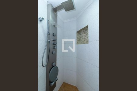 Apartamento à venda com 285m², 4 quartos e 2 vagas Apartamento à venda com 285m², 4 quartos e 2 vagasBanheiro da Suíte 1