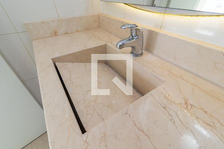 Apartamento à venda com 285m², 4 quartos e 2 vagas Apartamento à venda com 285m², 4 quartos e 2 vagasBanheiro da Suíte 2