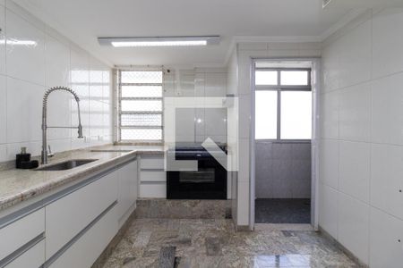 Apartamento à venda com 285m², 4 quartos e 2 vagas Apartamento à venda com 285m², 4 quartos e 2 vagasCozinha