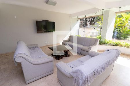 Apartamento à venda com 285m², 4 quartos e 2 vagas Apartamento à venda com 285m², 4 quartos e 2 vagasÁrea comum - Salão de festas