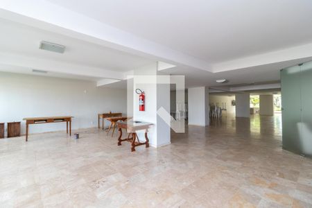 Apartamento à venda com 285m², 4 quartos e 2 vagas Apartamento à venda com 285m², 4 quartos e 2 vagasÁrea comum - Salão de festas