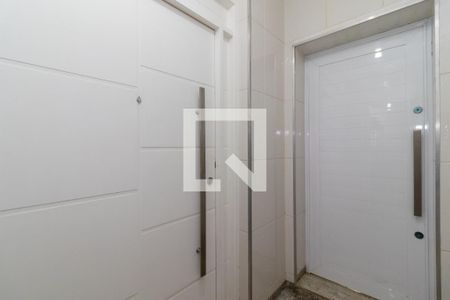 Apartamento à venda com 285m², 4 quartos e 2 vagas Apartamento à venda com 285m², 4 quartos e 2 vagasEntrada de Serviço