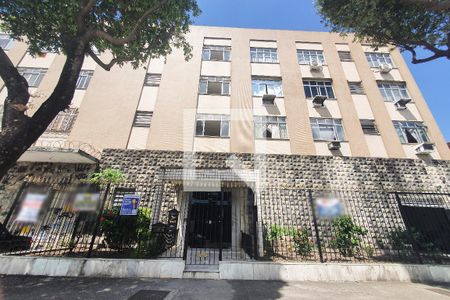 Apartamento à venda com 110m², 2 quartos e 1 vaga Apartamento à venda com 110m², 2 quartos e 1 vagaFachada
