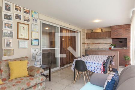 Apartamento à venda com 168m², 4 quartos e 2 vagas Apartamento à venda com 168m², 4 quartos e 2 vagasVaranda