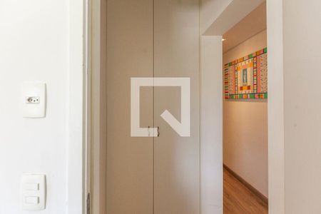 Apartamento à venda com 168m², 4 quartos e 2 vagas Apartamento à venda com 168m², 4 quartos e 2 vagasQuarto 1 - Armários