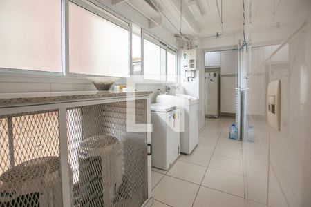 Apartamento à venda com 168m², 4 quartos e 2 vagas Apartamento à venda com 168m², 4 quartos e 2 vagasÁrea de Serviço