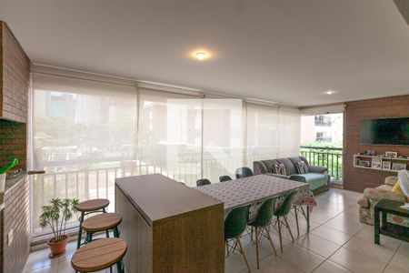 Apartamento à venda com 168m², 4 quartos e 2 vagas Apartamento à venda com 168m², 4 quartos e 2 vagasVaranda