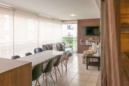 Apartamento à venda com 168m², 4 quartos e 2 vagas Apartamento à venda com 168m², 4 quartos e 2 vagasVaranda