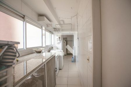 Apartamento à venda com 168m², 4 quartos e 2 vagas Apartamento à venda com 168m², 4 quartos e 2 vagasÁrea de Serviço